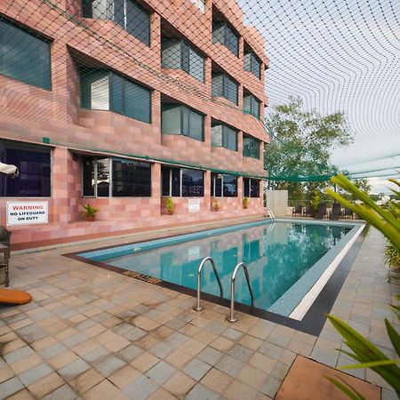The South Park Hotel Thiruvananthapuram Zewnętrze zdjęcie