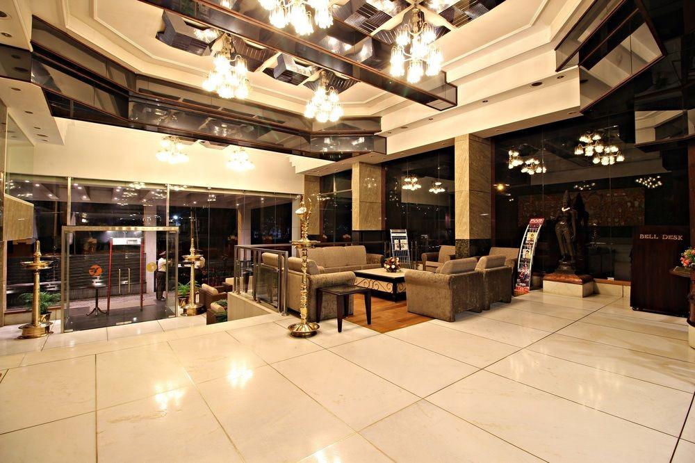 The South Park Hotel Thiruvananthapuram Zewnętrze zdjęcie