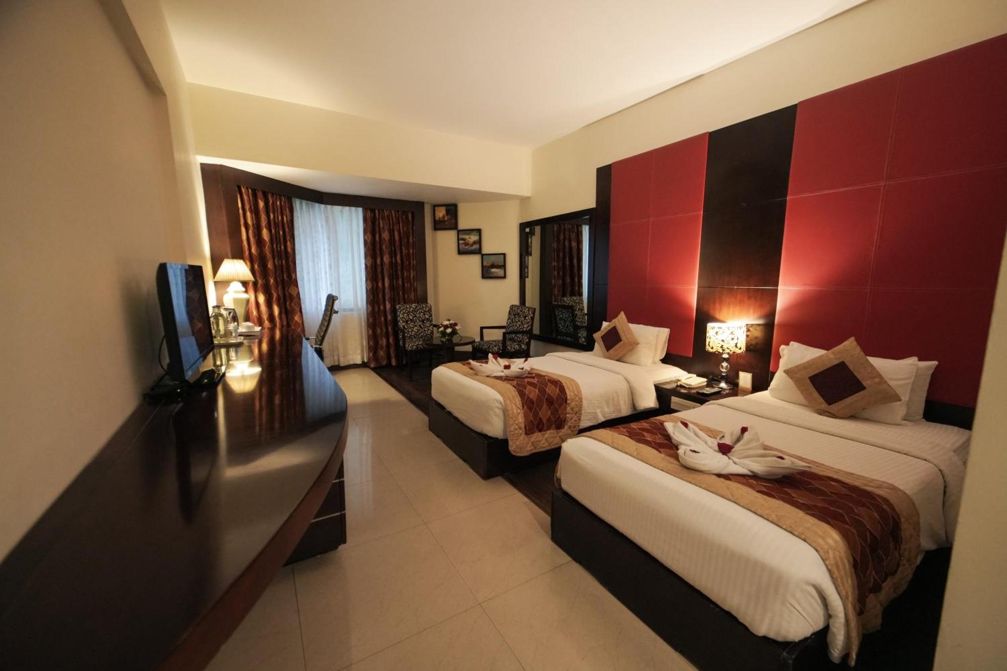 The South Park Hotel Thiruvananthapuram Zewnętrze zdjęcie