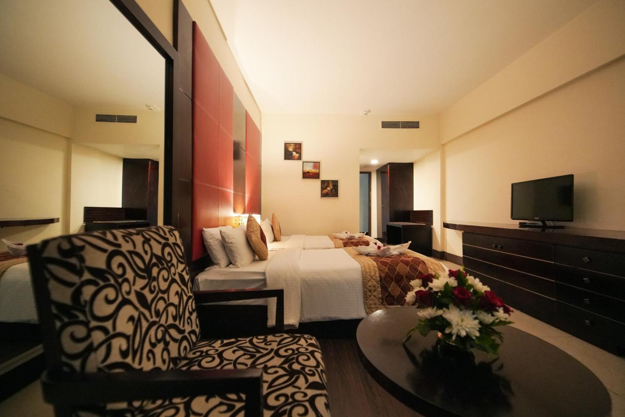 The South Park Hotel Thiruvananthapuram Zewnętrze zdjęcie