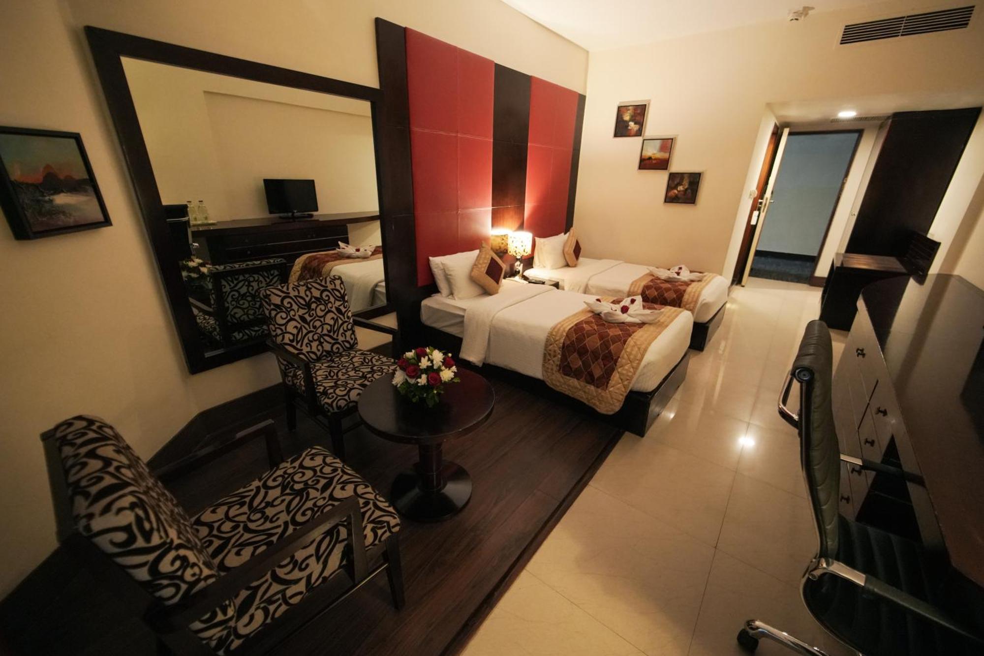 The South Park Hotel Thiruvananthapuram Zewnętrze zdjęcie