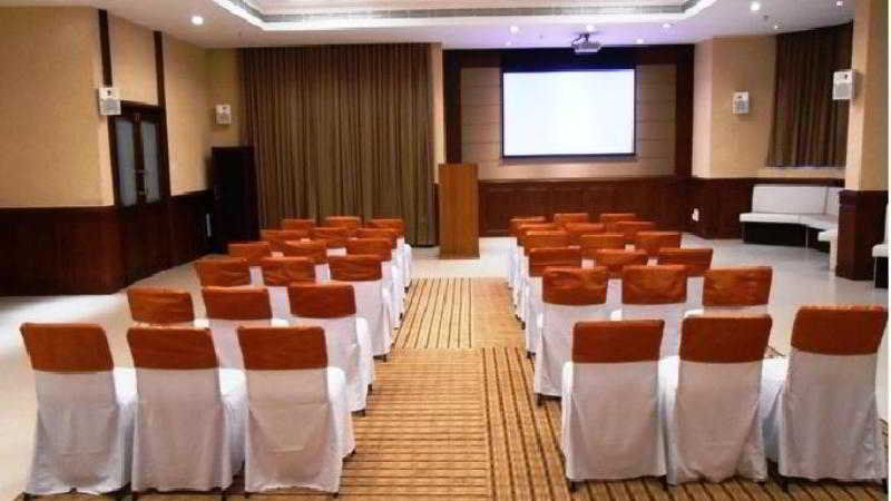 The South Park Hotel Thiruvananthapuram Zewnętrze zdjęcie