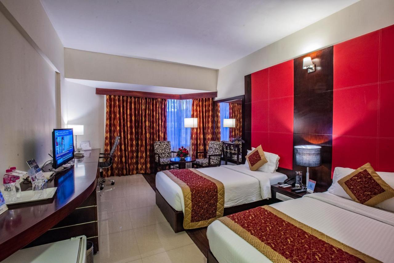 The South Park Hotel Thiruvananthapuram Zewnętrze zdjęcie