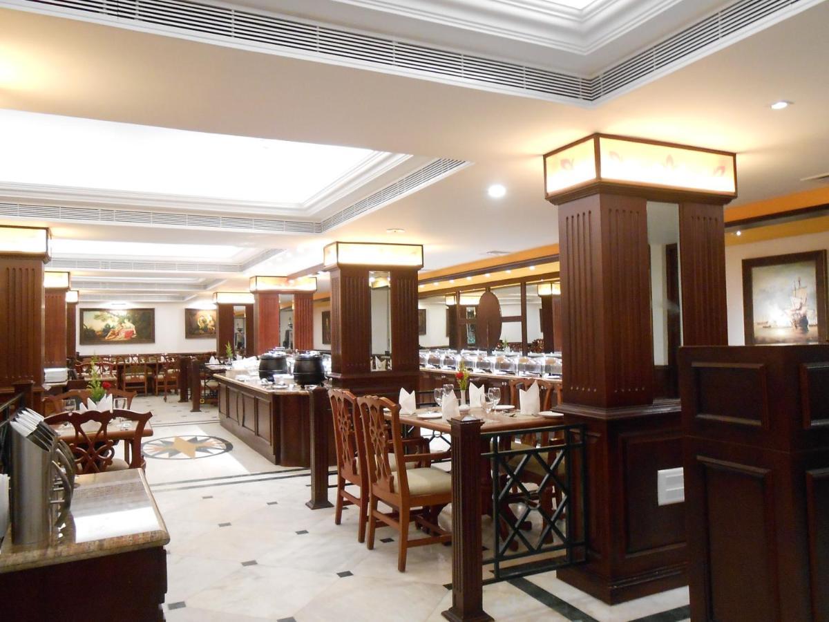 The South Park Hotel Thiruvananthapuram Zewnętrze zdjęcie