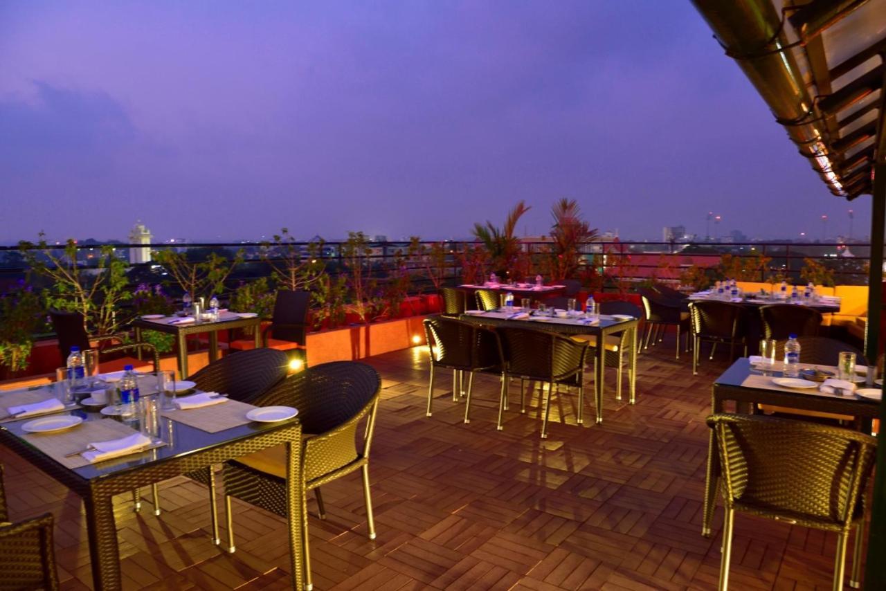 The South Park Hotel Thiruvananthapuram Zewnętrze zdjęcie