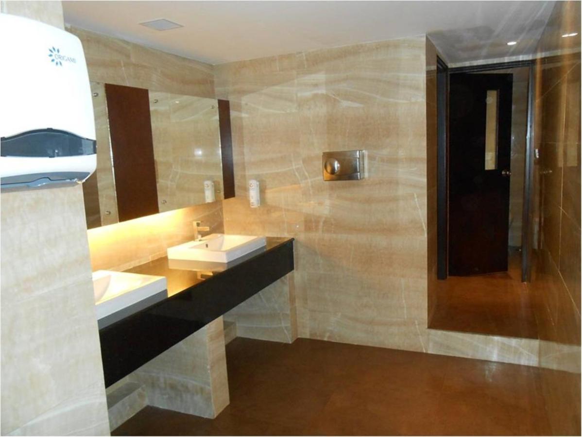 The South Park Hotel Thiruvananthapuram Zewnętrze zdjęcie